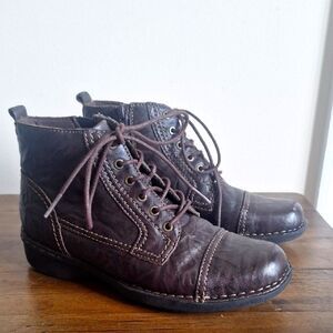 Clarks Collection  Dark Brown Lace-Up Leather Boots Size 5M
